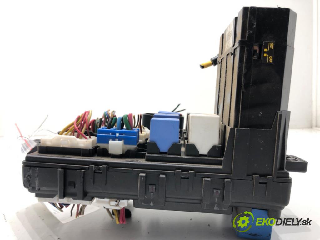 HYUNDAI SANTA FÉ I (SM) 2000 - 2006    2.0 CRDi 83 kW [113 KM] olej napędowy 2001 - 2006  modul BSI 91188-26104 (Pojistkové skříňky)