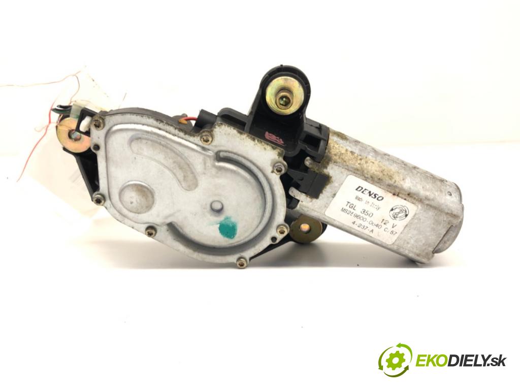 ALFA ROMEO 147 (937_) 2000 - 2010    1.6 16V T.SPARK ECO (937.AXA1A, 937.BXA1A) 77 kW [105 KM] benzyna 2001 - 2010  motor stěračů zadní část MS259600-0640