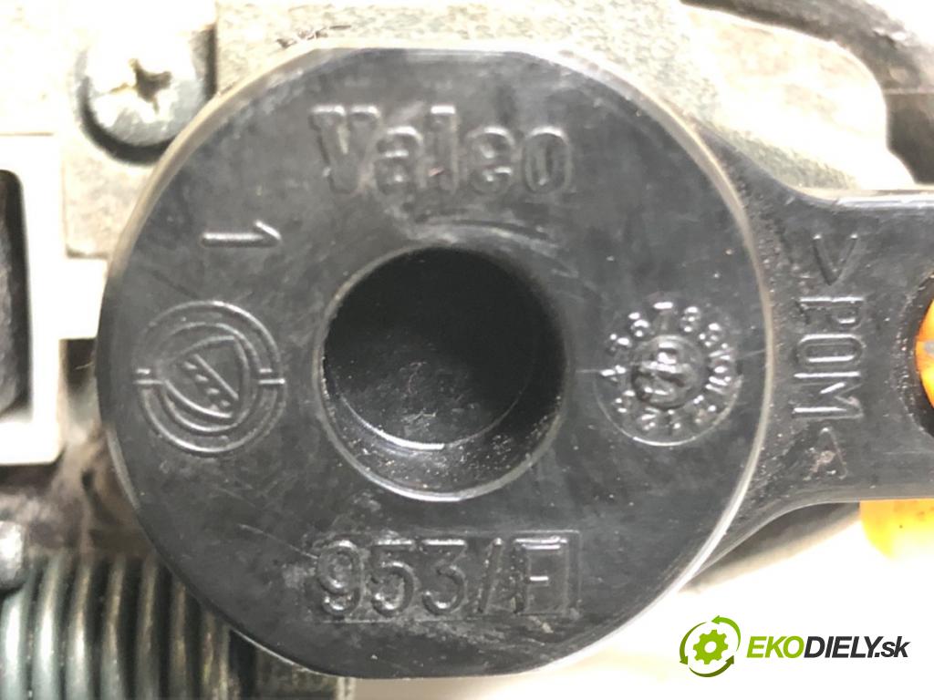ALFA ROMEO 147 (937_) 2000 - 2010    1.6 16V T.SPARK ECO (937.AXA1A, 937.BXA1A) 77 kW [105 KM] benzyna 2001 - 2010  Kľučka vonkajšia ľavy predný