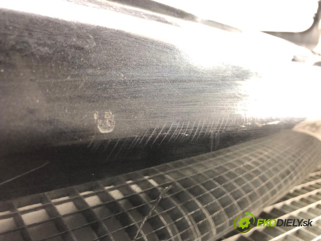 AUDI A4 B8 Kombi 2010 125 kW 2.0 TDI 1968 nárazník zadní část (Ostatné)