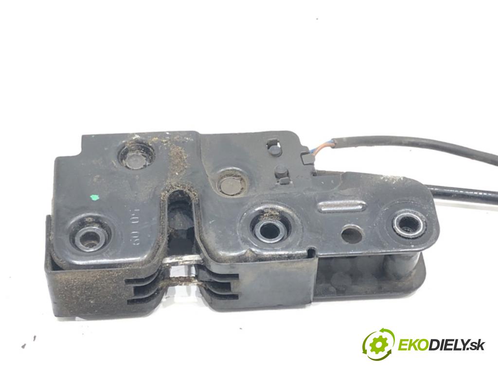 AUDI A4 B8 Avant (8K5) 2007 - 2015    2.0 TDI 125 kW [170 KM] olej napędowy 2008 - 2012  zámok kapoty přední část 8K1823746