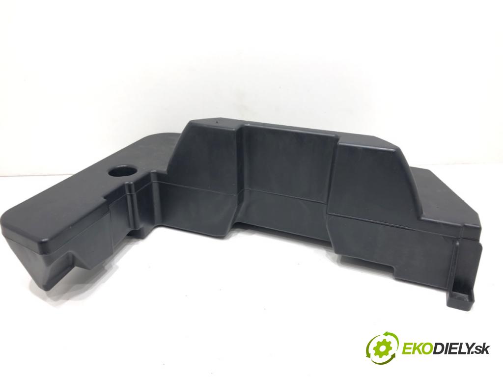 AUDI A4 B8 Avant (8K5) 2007 - 2015    2.0 TDI 125 kW [170 KM] olej napędowy 2008 - 2012  subwoofer 8T8035382 (Audio zariadenia)