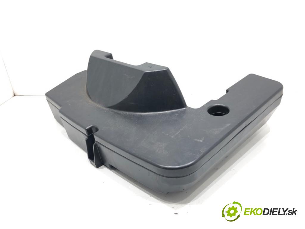 AUDI A4 B8 Avant (8K5) 2007 - 2015    2.0 TDI 125 kW [170 KM] olej napędowy 2008 - 2012  subwoofer 8T8035382 (Audio zariadenia)