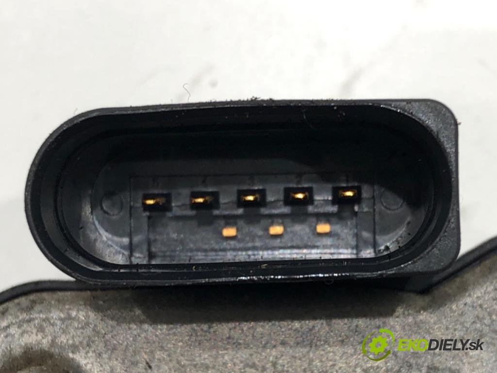 AUDI A4 B8 Avant (8K5) 2007 - 2015    2.0 TDI 125 kW [170 KM] olej napędowy 2008 - 2012  Nastavovač zvod, potrubie 03L129086 (Ostatné)