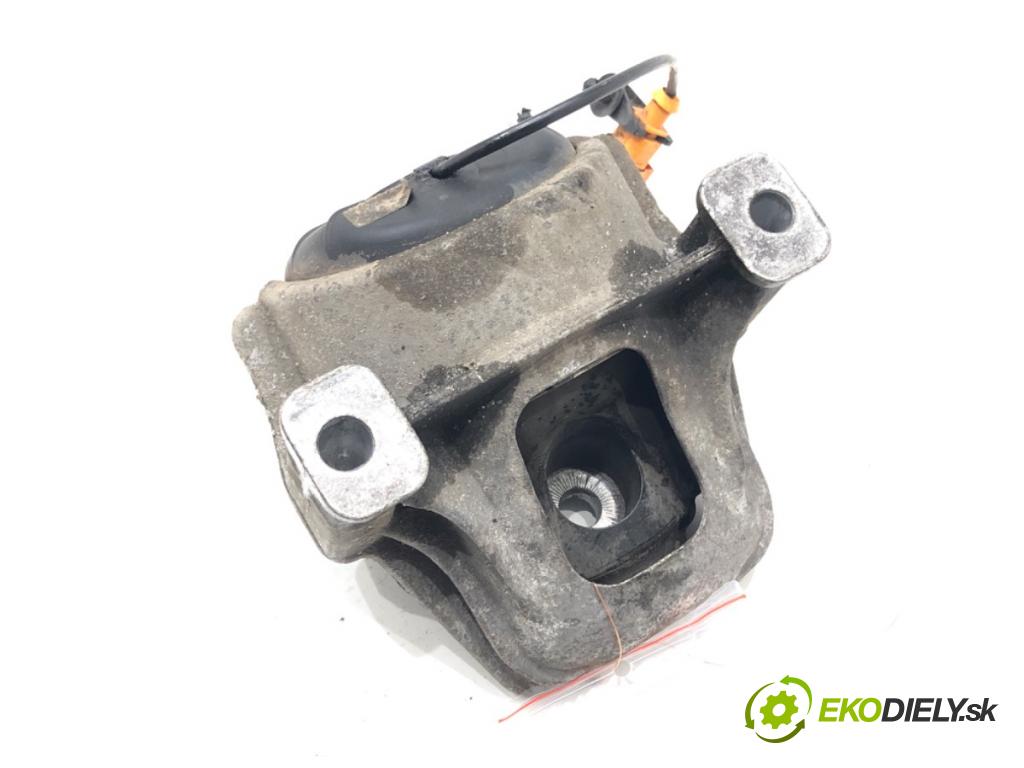 AUDI A4 B8 Avant (8K5) 2007 - 2015    2.0 TDI 125 kW [170 KM] olej napędowy 2008 - 2012  AirBag Motor ľavá strana 8K0199381 (Držiaky motora)