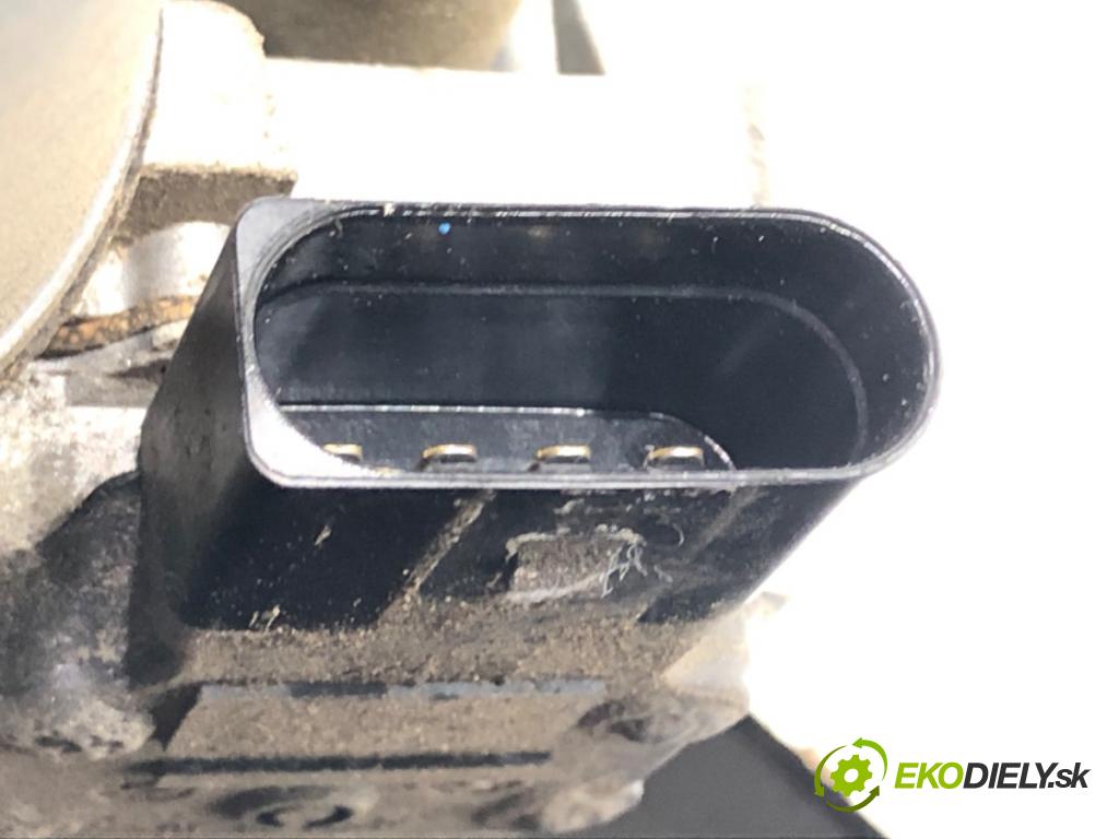 AUDI A4 B8 Avant (8K5) 2007 - 2015    2.0 TDI 125 kW [170 KM] olej napędowy 2008 - 2012  Mechanizmus stieračov predný 8K1955119A (Motorčeky stieračov predné)