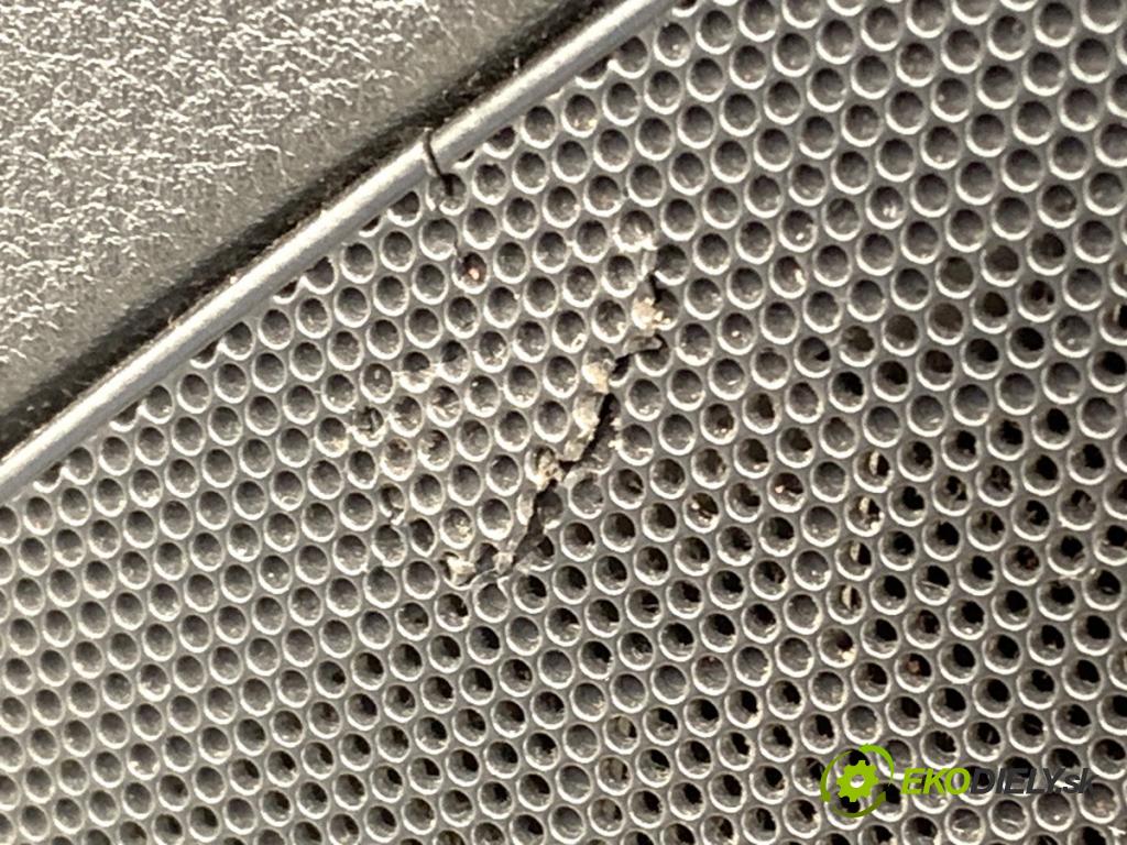 AUDI A4 B8 Kombi 2010 125 kW 2.0 TDI 1968 palubní doska silenbloku