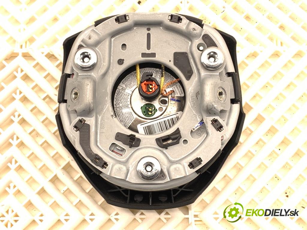 AUDI A4 B8 Kombi 2010 125 kW 2.0 TDI 1968 palubní doska silenbloku