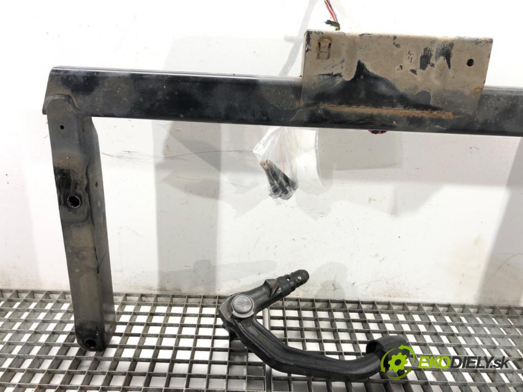 AUDI A4 B8 Avant (8K5) 2007 - 2015    2.0 TDI 125 kW [170 KM] olej napędowy 2008 - 2012  Hák tažné zařízení 8T0800491D 8T0800495 (Tažná zařízení)