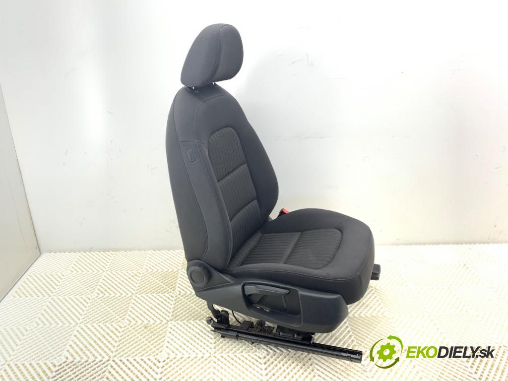 AUDI A4 B8 Kombi 2010 125 kW 2.0 TDI 1968 Sedadlo pravy predný