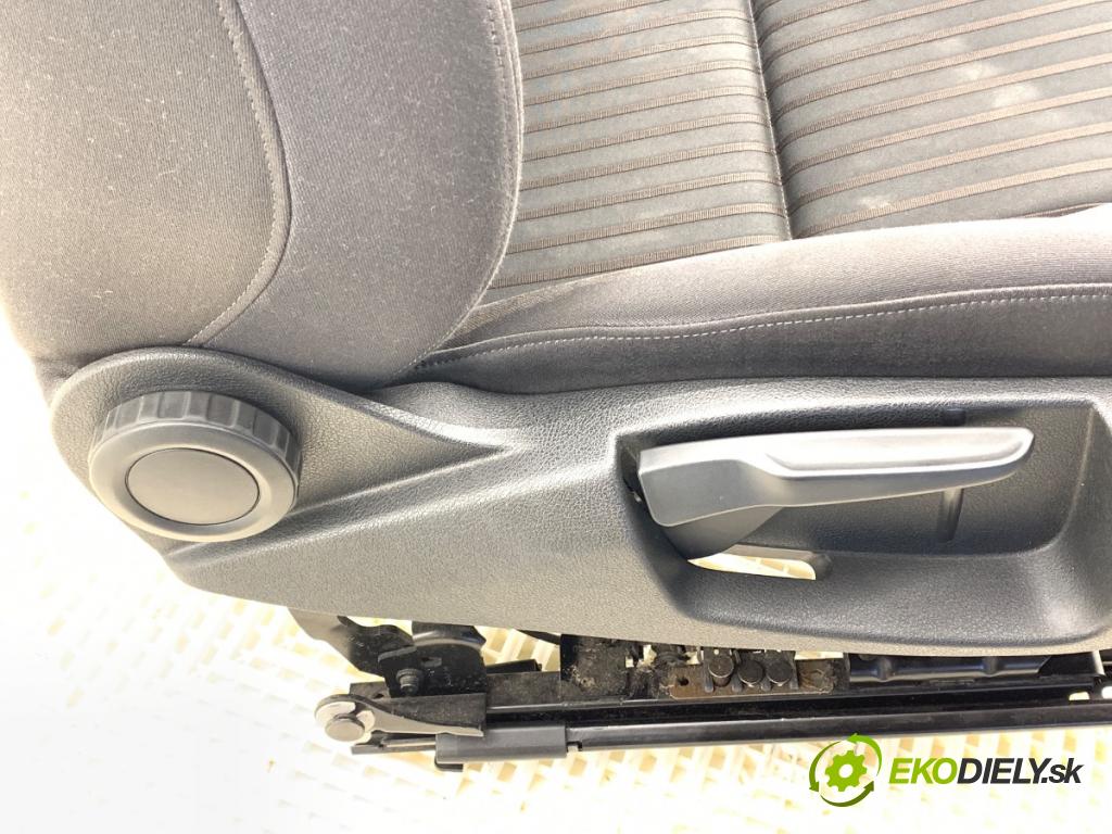AUDI A4 B8 Kombi 2010 125 kW 2.0 TDI 1968 Sedadlo pravy predný