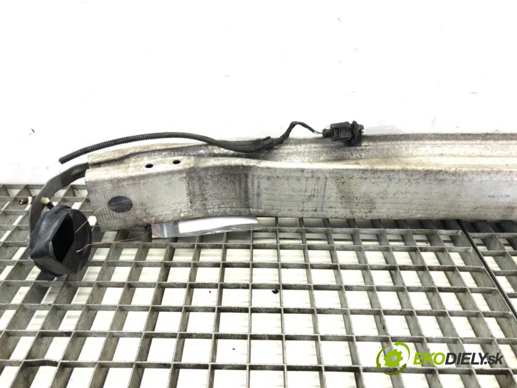 AUDI A4 B8 Avant (8K5) 2007 - 2015    2.0 TDI 125 kW [170 KM] olej napędowy 2008 - 2012  výztuha nárazníka přední část 8K0807113D (Výztuhy přední)