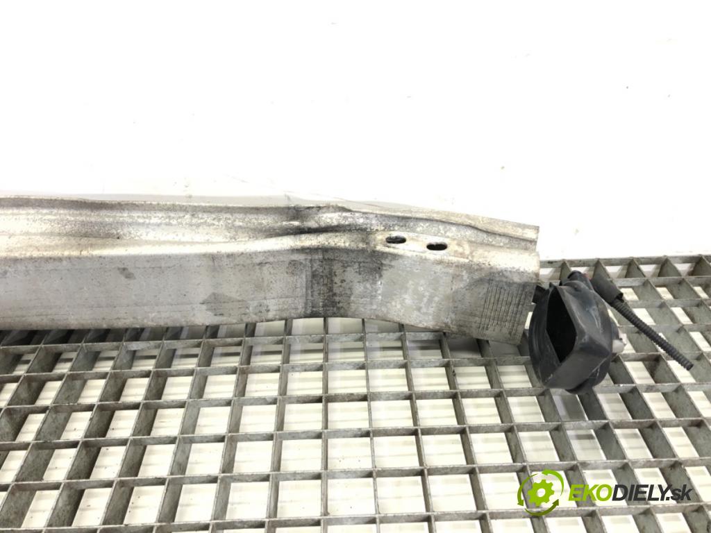 AUDI A4 B8 Avant (8K5) 2007 - 2015    2.0 TDI 125 kW [170 KM] olej napędowy 2008 - 2012  výztuha nárazníka přední část 8K0807113D (Výztuhy přední)