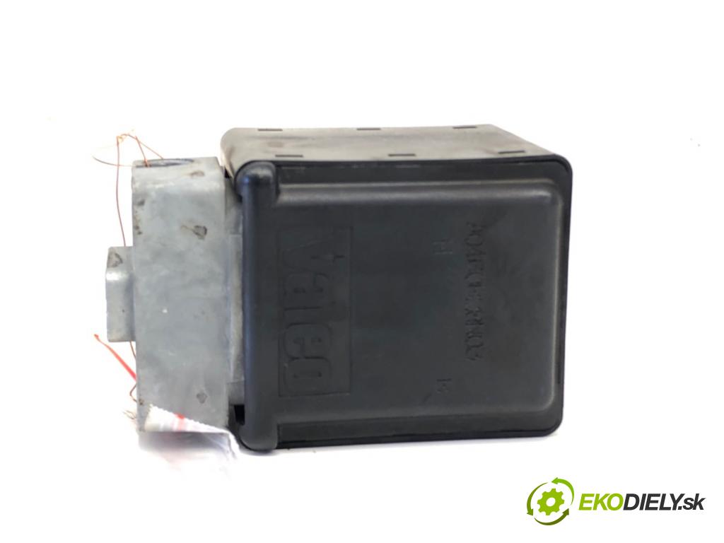 RENAULT MEGANE II Kombi (KM0/1_) 2003 - 2012    1.9 dCi (KMRG, KM1G, KM0G, KM2C) 88 kW [120 KM] olej napędowy 2003 - 2009  blokáda volantu 8200033233 (Ostatné)