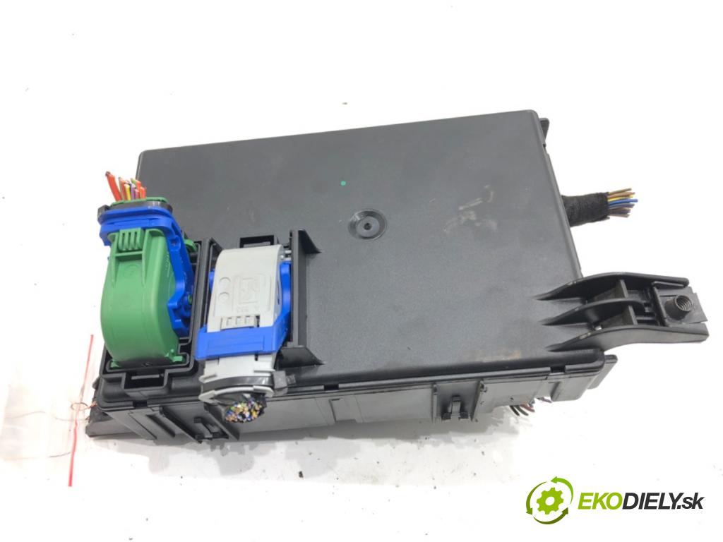 OPEL CORSA D (S07) 2006 - 2014    1.3 CDTI (L08, L68) 70 kW [95 KM] olej napędowy 2009 - 2014  modul BSI 13424260 (Pojistkové skříňky)