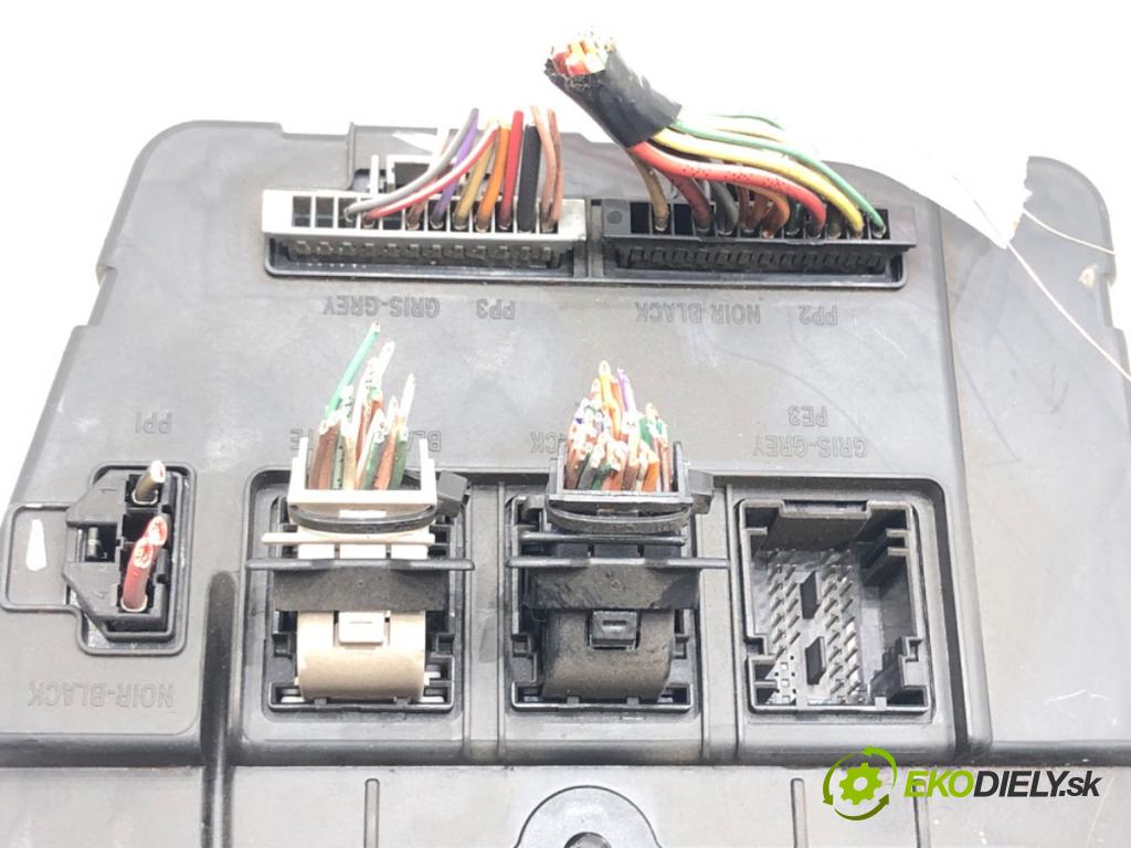 RENAULT MEGANE II Kombi (KM0/1_) 2003 - 2012    1.9 dCi (KMRG, KM1G, KM0G, KM2C) 88 kW [120 KM] olej napędowy 2003 - 2009  Modul UCH 8200306434 (Ostatné)