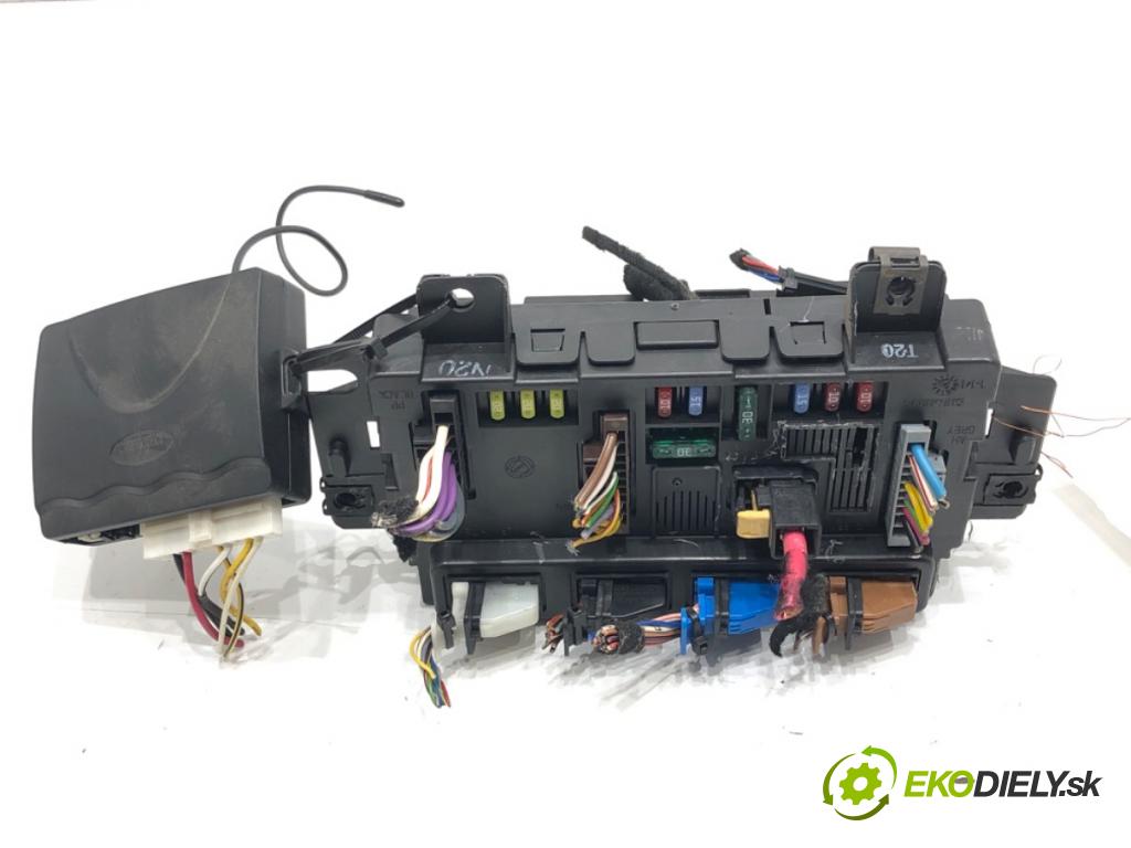 FIAT PANDA (169_) 2003 - 2022    1.1 (169.AXA1A) 40 kW [54 KM] benzyna 2003 - 2022  modul BSI 51740049 (Pojistkové skříňky)