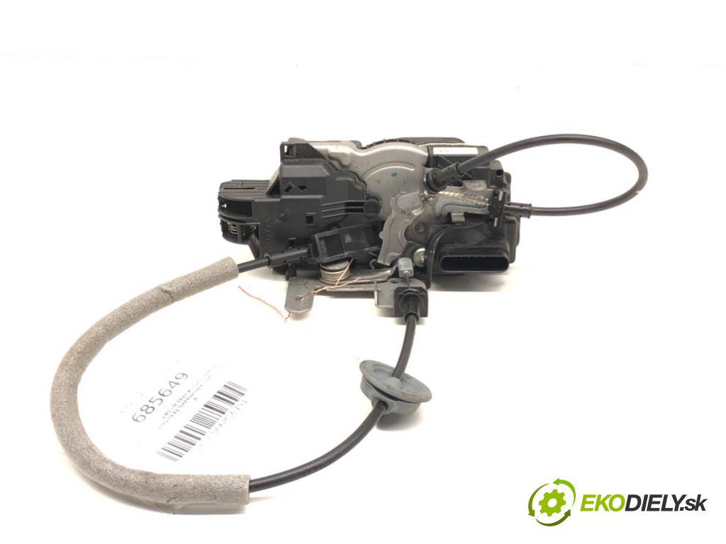 VOLVO V40 liftback (525, 526) 2012 - 2022    D2 88 kW [120 KM] olej napędowy 2015 - 2018  zámok dveře pravý přední část 31440390