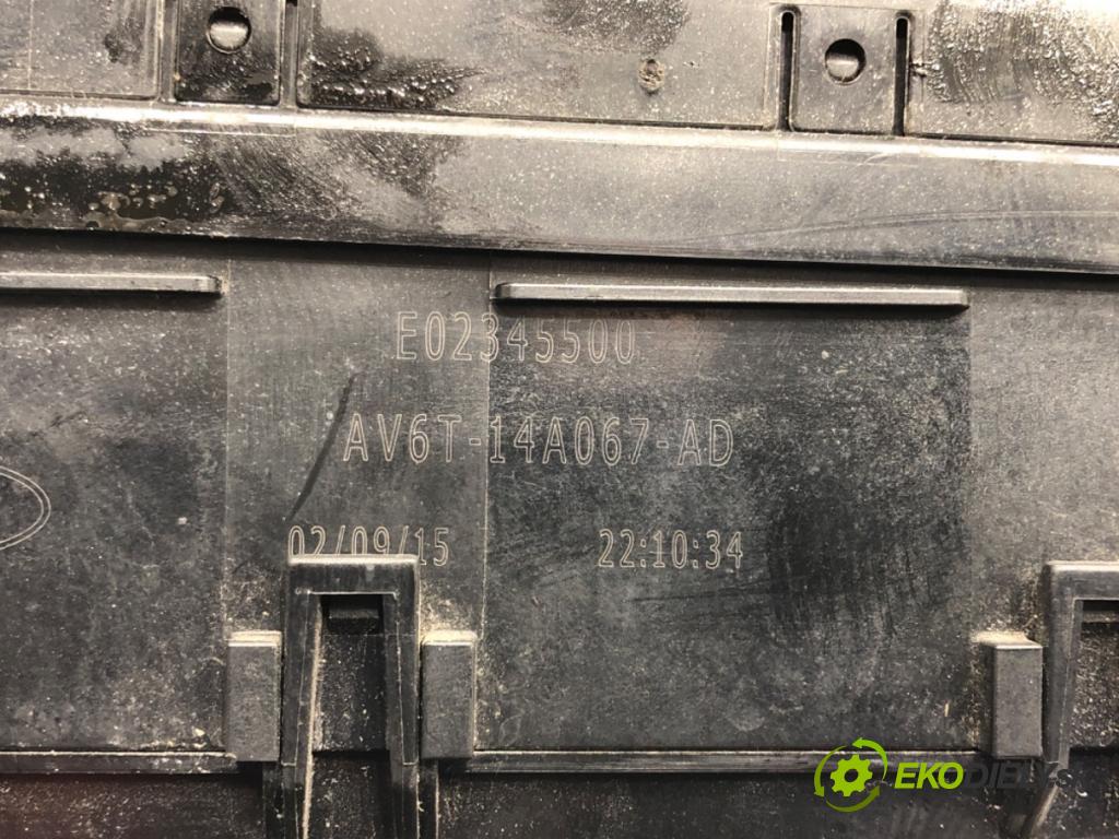 VOLVO V40 liftback (525, 526) 2012 - 2022    D2 88 kW [120 KM] olej napędowy 2015 - 2018  skříňka poistková AV6T-14A067-AD (Pojistkové skříňky)