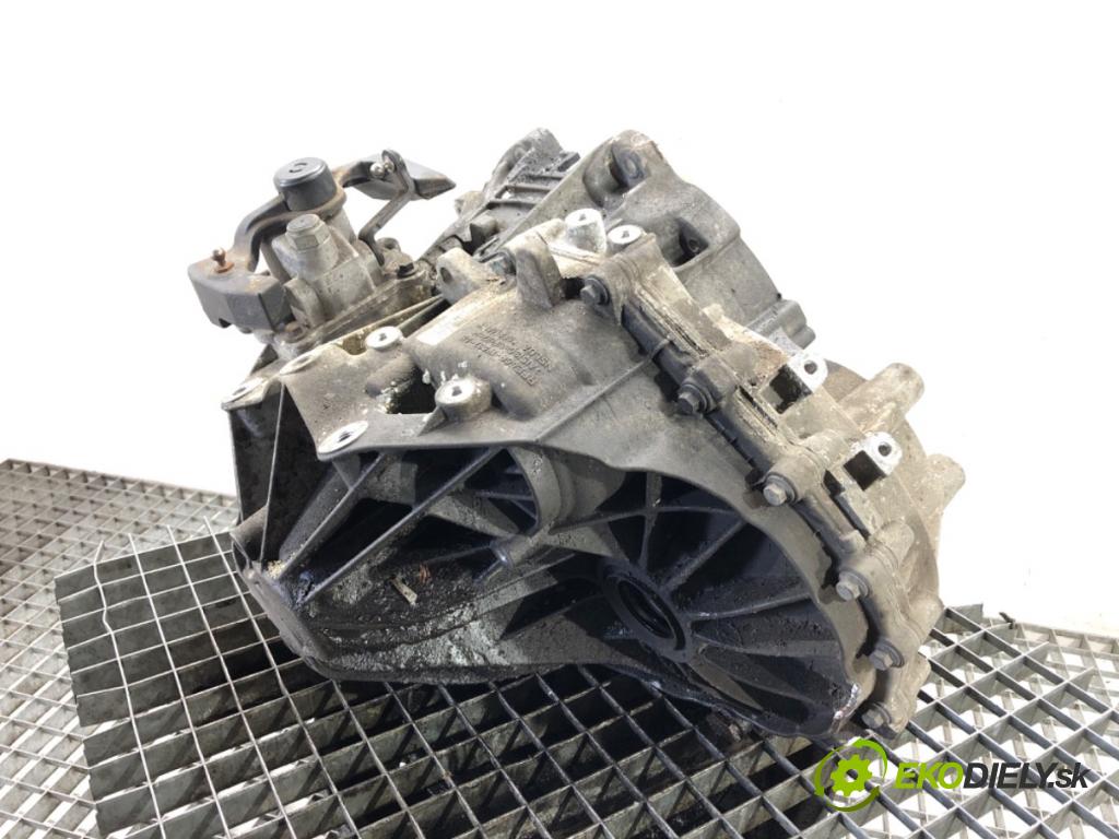 VOLVO V40 liftback (525, 526) 2012 - 2022    D2 88 kW [120 KM] olej napędowy 2015 - 2018  Prevodovka  (Prevodovky)