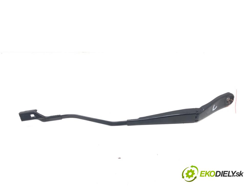 VOLVO V40 liftback (525, 526) 2012 - 2022    D2 88 kW [120 KM] olej napędowy 2015 - 2018  ramena stěrače levý přední část 31276059