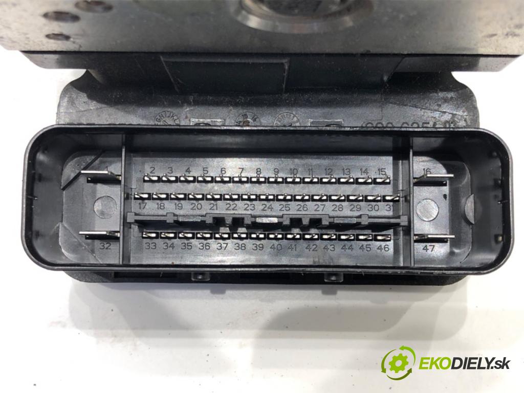 VOLVO V40 liftback (525, 526) 2012 - 2022    D2 88 kW [120 KM] olej napędowy 2015 - 2018  Pumpa ABS P31423315 (Pumpy ABS)