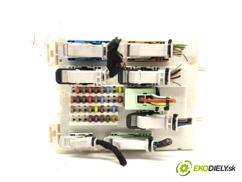 VOLVO V40 liftback (525, 526) 2012 - 2022    D2 88 kW [120 KM] olej napędowy 2015 - 2018  modul BSI 31394964 (Pojistkové skříňky)