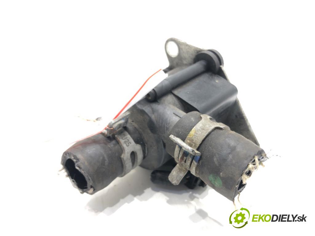 VOLVO V40 liftback (525, 526) 2012 - 2022    D2 88 kW [120 KM] olej napędowy 2015 - 2018  DALŠÍ: pumpa vody 31338211 (Vodní pumpy)