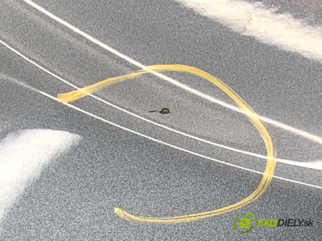 VOLVO V40 liftback 2015 88 kW D2 1969 Dvere pravy zad