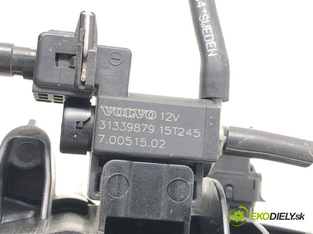 VOLVO V40 liftback (525, 526) 2012 - 2022    D2 88 kW [120 KM] olej napędowy 2015 - 2018  Potrubie sacie, sanie D4204T8 (Sacie potrubie)