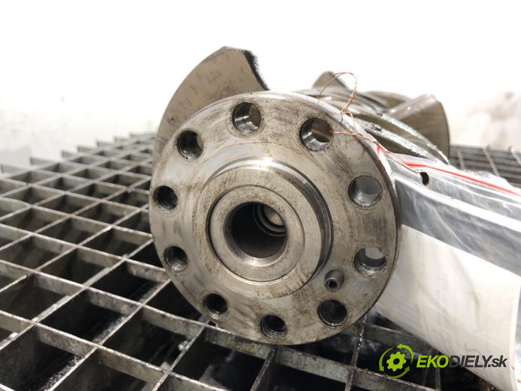 VOLVO V40 liftback (525, 526) 2012 - 2022    D2 88 kW [120 KM] olej napędowy 2015 - 2018  Kardaň, hriadeľ KLIKA: D4204T8 (Ostatné)