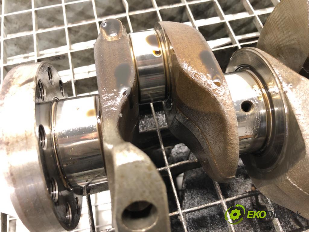 VOLVO V40 liftback (525, 526) 2012 - 2022    D2 88 kW [120 KM] olej napędowy 2015 - 2018  Kardaň, hriadeľ KLIKA: D4204T8 (Ostatné)