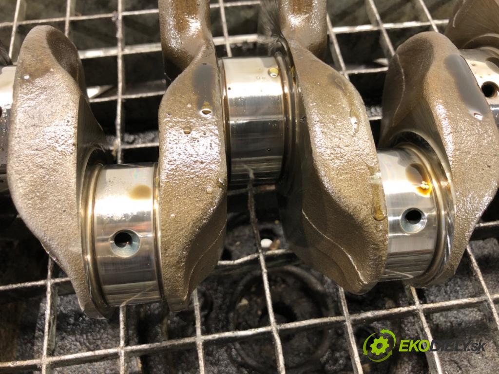 VOLVO V40 liftback (525, 526) 2012 - 2022    D2 88 kW [120 KM] olej napędowy 2015 - 2018  Kardaň, hriadeľ KLIKA: D4204T8 (Ostatné)