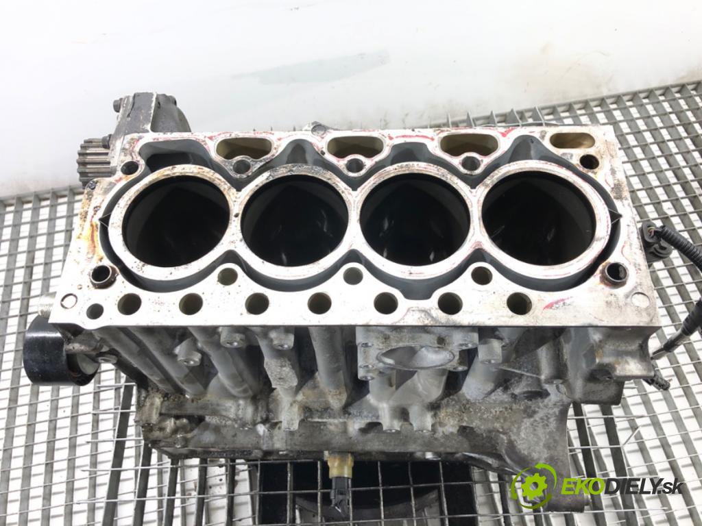 VOLVO V40 liftback (525, 526) 2012 - 2022    D2 88 kW [120 KM] olej napędowy 2015 - 2018  JEDNOTKA: motora 31430772 D4204T8 (Blok motoru)