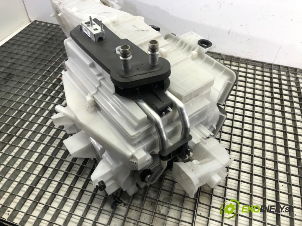 CITROEN BERLINGO (ER_, EC_) 2018 - 2022    1.5 BlueHDi 100 75 kW [102 KM] olej napędowy 2018 - 2022  topné těleso radiátor topení komplet KOMBAJN 5P1320100 (Radiátory topení)