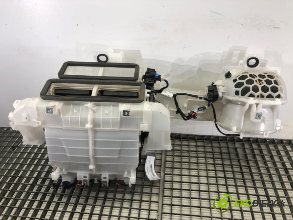 CITROEN BERLINGO (ER_, EC_) 2018 - 2022    1.5 BlueHDi 100 75 kW [102 KM] olej napędowy 2018 - 2022  topné těleso radiátor topení komplet KOMBAJN 5P1320100 (Radiátory topení)