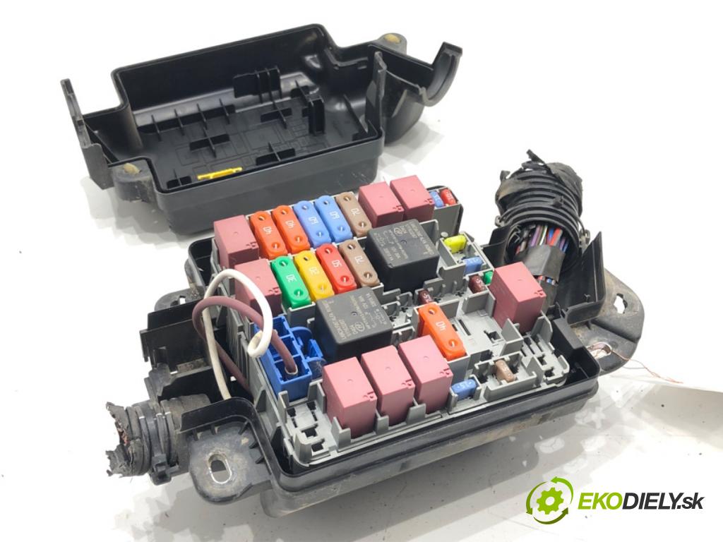 FIAT TIPO sedan (356_) 2015 - 2022    1.6 D (356SXG1B) 88 kW [120 KM] olej napędowy 2015 - 2022  skříňka poistková 51890355 (Pojistkové skříňky)