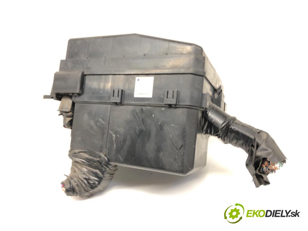 MITSUBISHI ASX (GA_W_) 2009 - 2022    1.6 MIVEC 86 kW [117 KM] benzyna 2010 - 2022  skříňka poistková PRO61-02000 (Pojistkové skříňky)