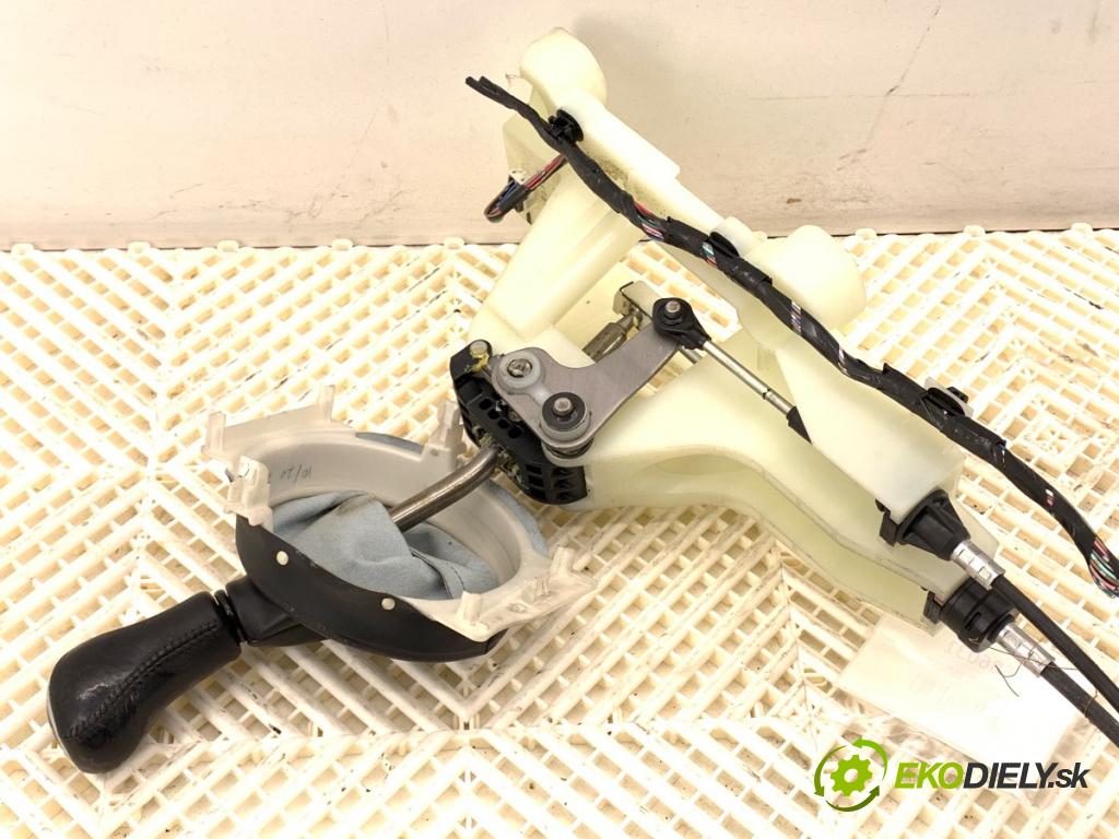 MITSUBISHI ASX (GA_W_) 2009 - 2022    1.6 MIVEC 86 kW [117 KM] benzyna 2010 - 2022  Kulisa  (Rýchlostná páka (kulisa))