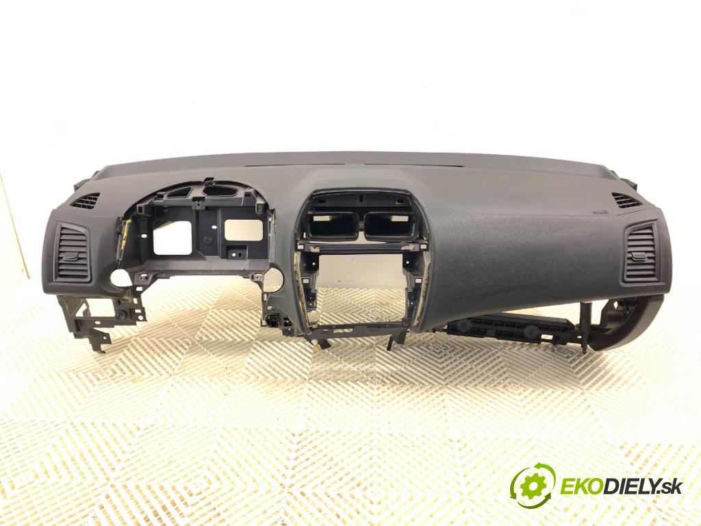 MITSUBISHI ASX SUV 2010 86 kW 1.6 MIVEC 1590 Palubná doska silentbloku pasy