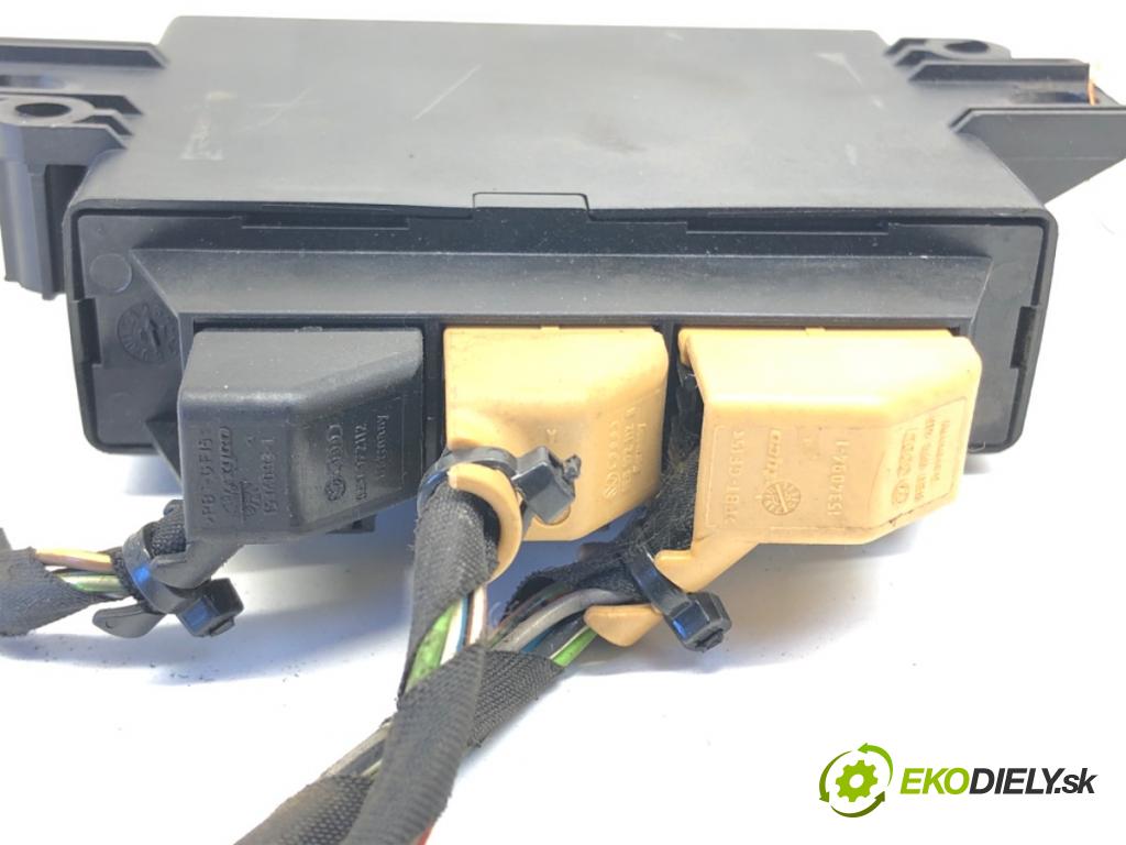 VW PASSAT B6 (3C2) 2005 - 2010    2.0 TDI 103 kW [140 KM] olej napędowy 2005 - 2009  Modul PDC 3C0919283C (Ostatné)