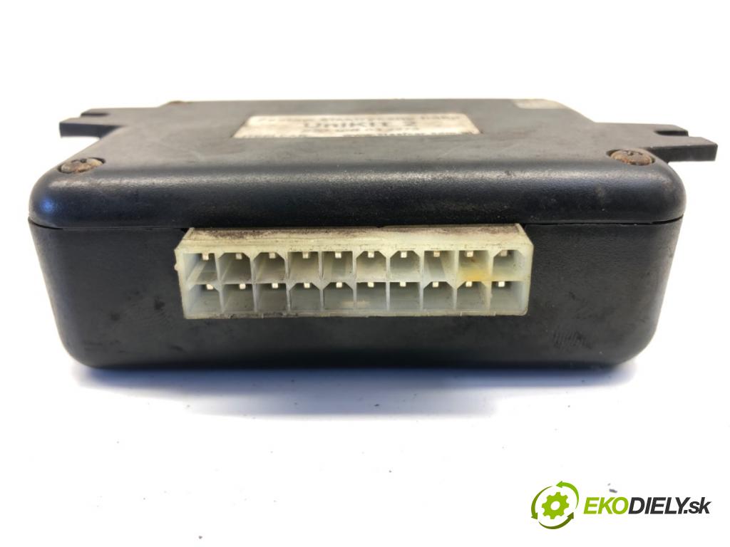 VW PASSAT B6 (3C2) 2005 - 2010    2.0 TDI 103 kW [140 KM] olej napędowy 2005 - 2009  Modul ťažného oka  (Ostatné)