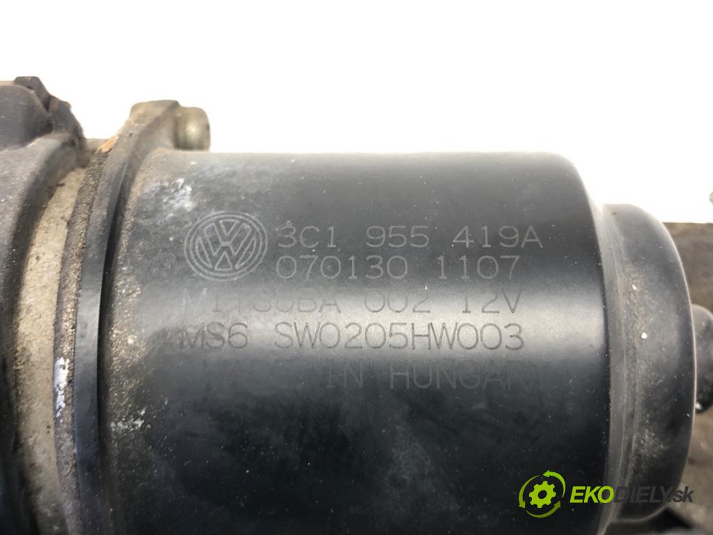 VW PASSAT B6 (3C2) 2005 - 2010    2.0 TDI 103 kW [140 KM] olej napędowy 2005 - 2009  Mechanizmus stieračov predný 3C1955023E (Motorčeky stieračov predné)