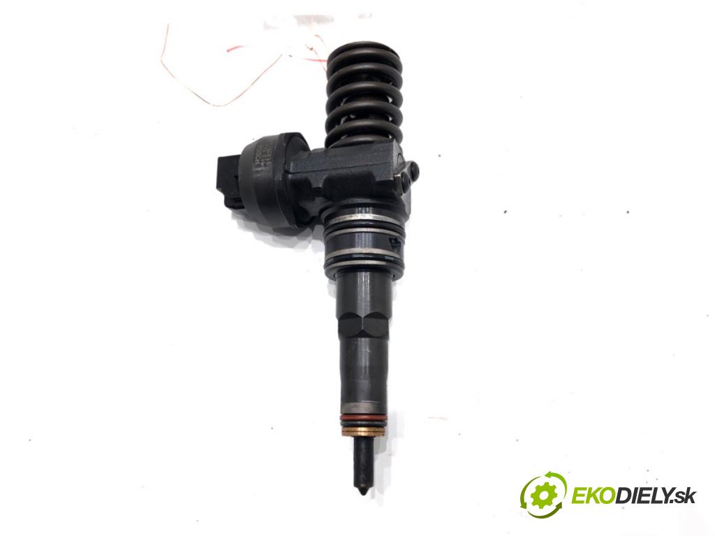 SEAT IBIZA III (6L1) 2002 - 2009    1.9 TDI 74 kW [100 KM] olej napędowy 2002 - 2009  Vstrekovač 038130073AG 0414720215 (Vstrekovače)