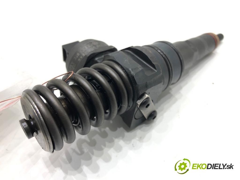 SEAT IBIZA III (6L1) 2002 - 2009    1.9 TDI 74 kW [100 KM] olej napędowy 2002 - 2009  Vstrekovač 038130073AG 0414720215 (Vstrekovače)