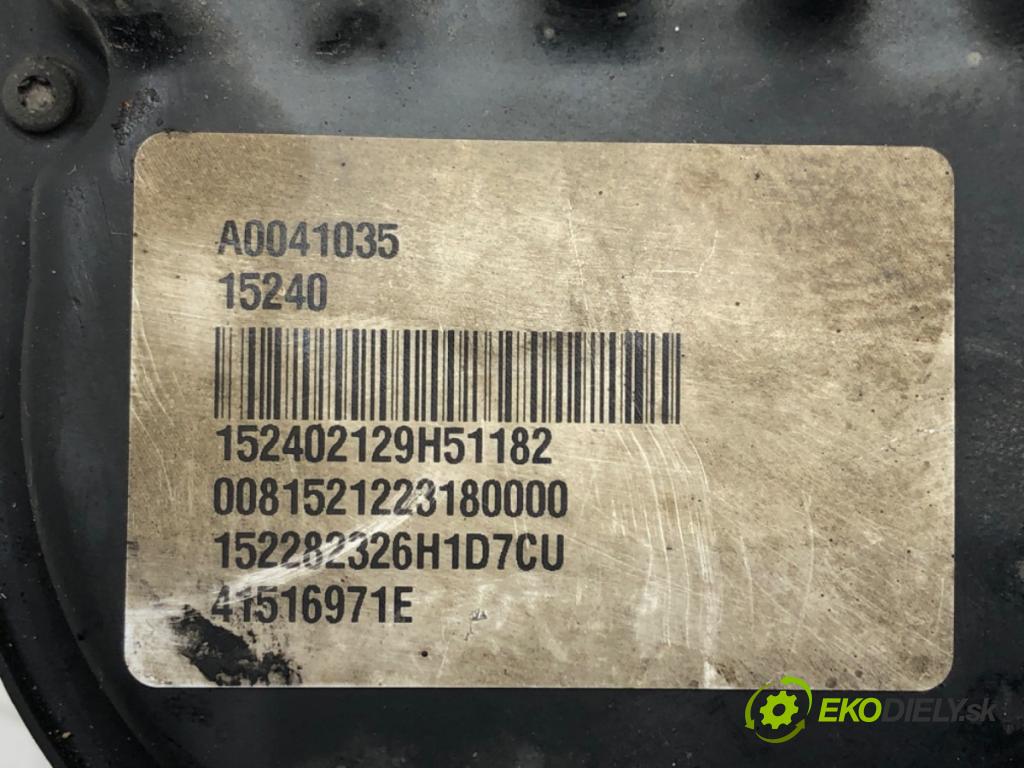 VOLVO V40 liftback (525, 526) 2012 - 2022    D2 88 kW [120 KM] olej napędowy 2015 - 2018  Motor servočerpadlo 41516971E