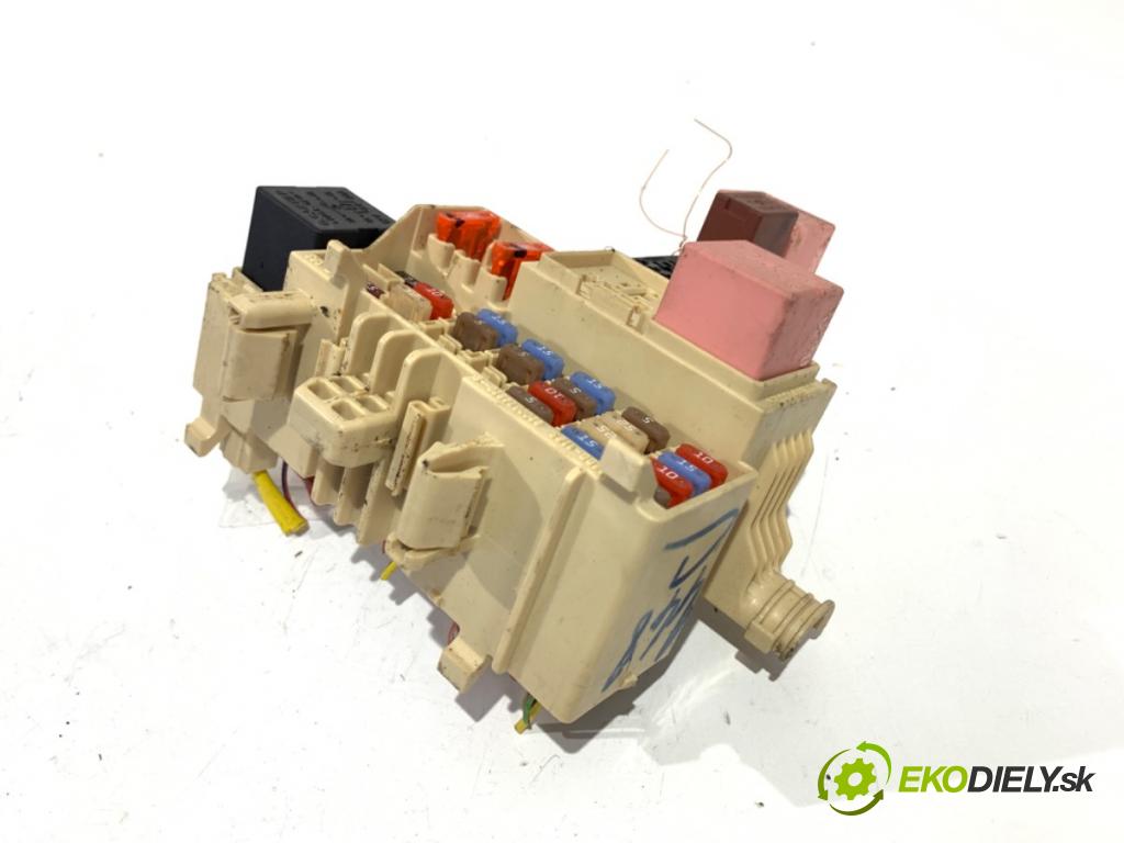 OPEL MOVANO B Autobus (X62) 2010 - 2022    2.3 CDTI FWD (JV) 92 kW [125 KM] olej napędowy 2010 - 2022  skříňka poistková  (Pojistkové skříňky)