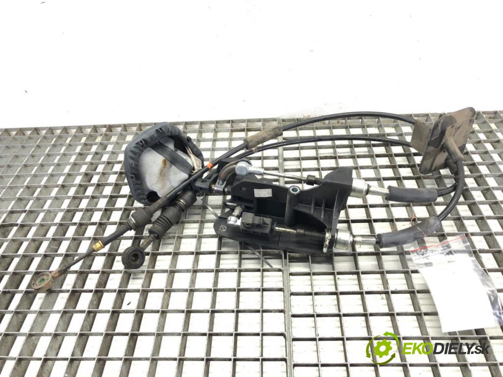 FORD KA (RU8) 2008 - 2016    1.3 TDCi 55 kW [75 KM] olej napędowy 2008 - 2016  Kulisa  (Rýchlostná páka (kulisa))