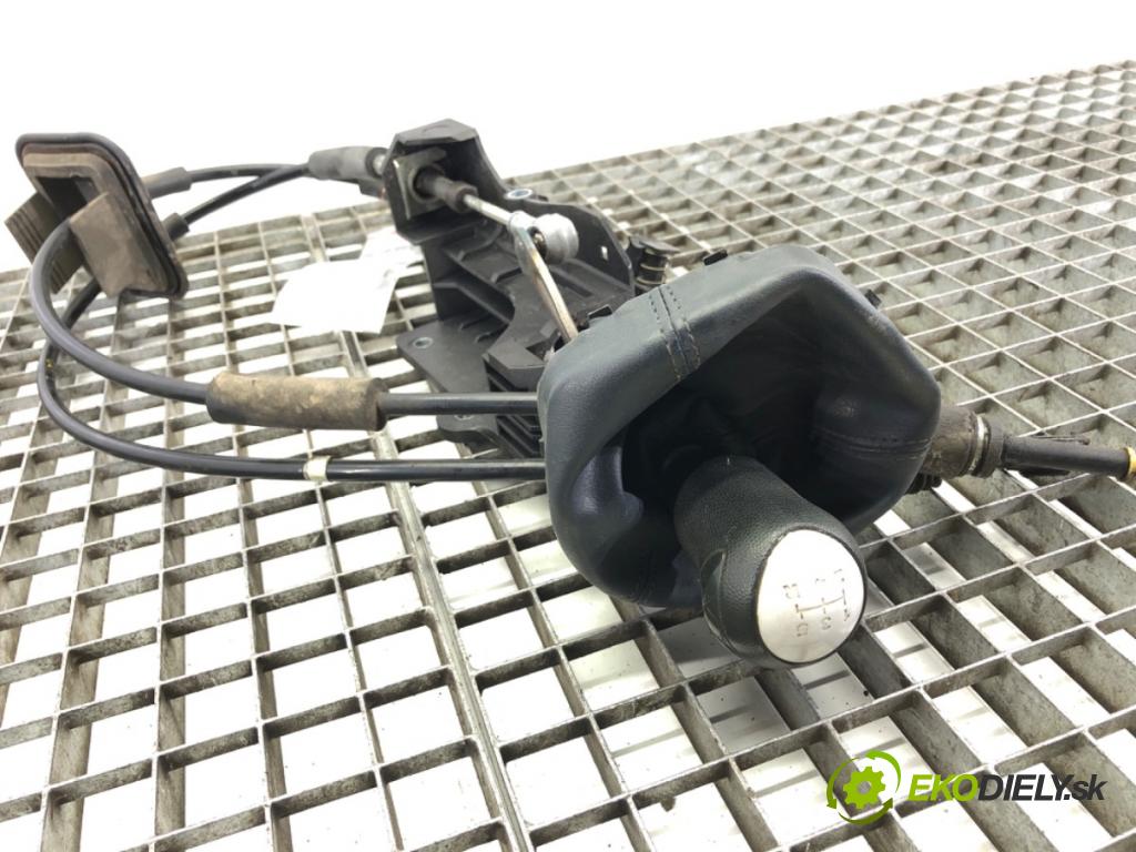 FORD KA (RU8) 2008 - 2016    1.3 TDCi 55 kW [75 KM] olej napędowy 2008 - 2016  Kulisa  (Rýchlostná páka (kulisa))