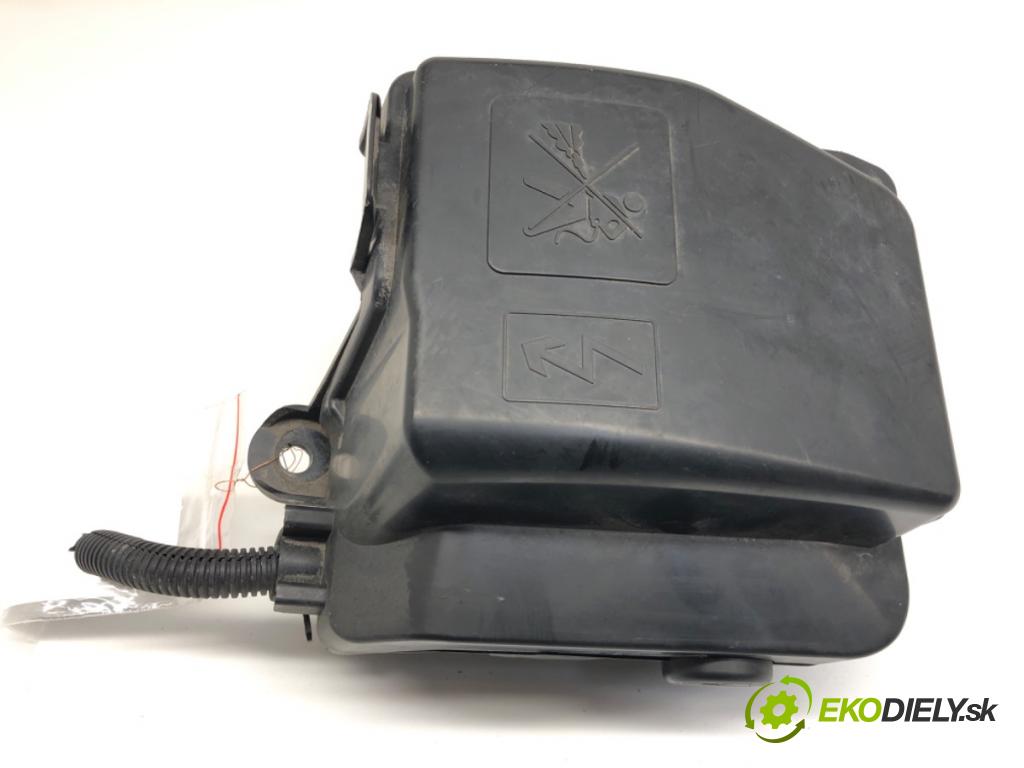 DACIA DOKKER nadwozie wielkoprzestrzenne (MPV) (KE_) 2012 - 2022    1.5 dCi / Blue dCi 75 (KEAJ, KEAH, KEJW) 55 kW [75 KM] olej napędowy 2012 - 2022  skříňka poistková 243809584R (Pojistkové skříňky)